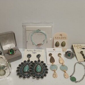 JEWERLY RESALE LOT (9)